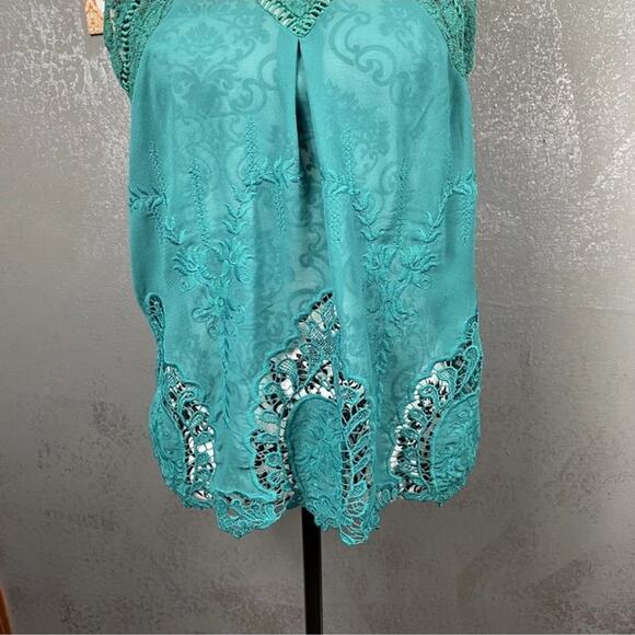 Coco + Jaimeson Teal Lace Embroidered Teal Tank Top. Boho Chic Cute. Sz Medium - Picture 4 of 8